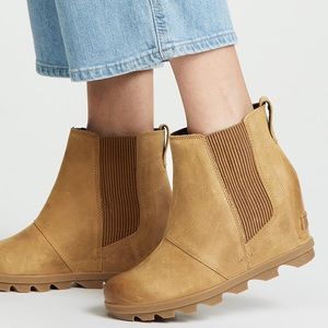 Sorel Joan of Arctic Wedge II Chelsea Boot sz 7